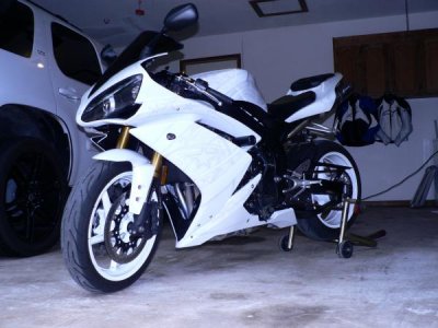 white r1.jpg