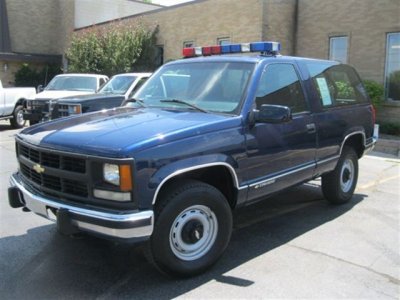 used-1999-chevrolet-tahoe-1500-1151-7380235-9-640.jpg