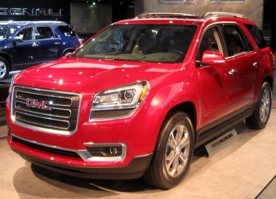 2013_GMC_Acadia_--_2012_NYIAS_zps2801818c.jpg