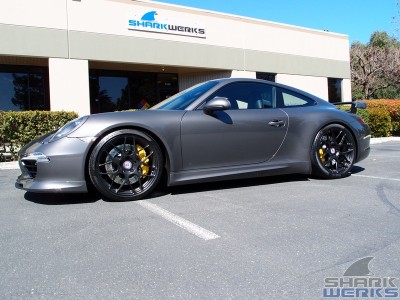 SharkWerks_Porsche_991_Cover_Car_Gets_A_Track_Themed_Update_HRE_P40SC_Brembo_yellow_brake_kit_85.jpg