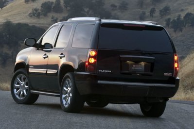 rear view 2013 yukon.jpg