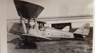 Dad Tiger Moth 1938.jpg