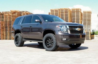 2015-chevrolet-tahoe-front-three-quarter.jpg