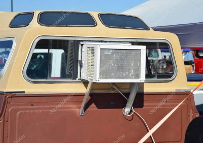 depositphotos_129395292-stock-photo-window-air-conditioner-in-truck.jpg