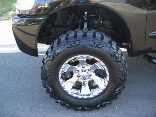 2313621-nitto-mud-grappler-performance-titan-tire2.jpg