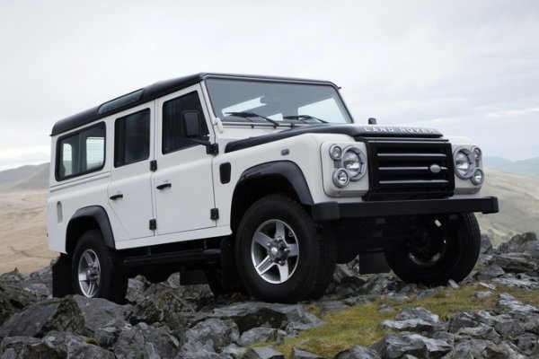 land_rover_110_defender_station_wagon_se_img_15649.jpg