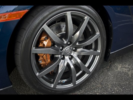 2012-Nissan-GTR-Wheel-2-1920x1440.jpg