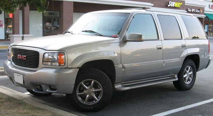 1024px-1st-GMC-Yukon-Denali.jpg