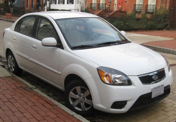 2010_Kia_Rio_LX_sedan_2_--_01-26-2010.jpg