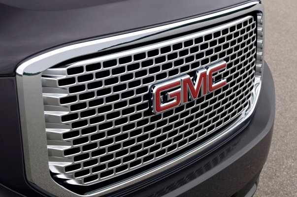 2015-GMC-Yukon-Denali-grille1.jpg