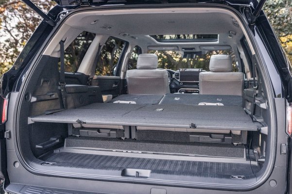 2023_toyota_sequoia-limited_crg_fe_12522030_1600[1].jpg