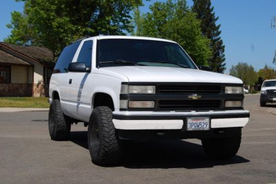 White Bumper, Black Grille and Wheels.jpg