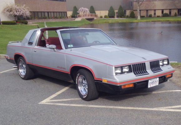 1984_oldsmobile_hurst_olds_15573441096865a2315565702175471092225971.jpg