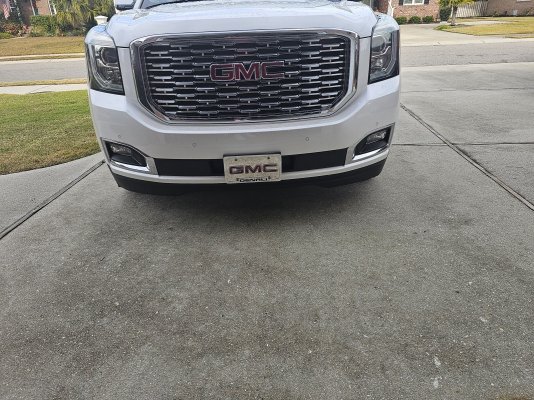 2019 GMC Yukon Denali Grill.jpg