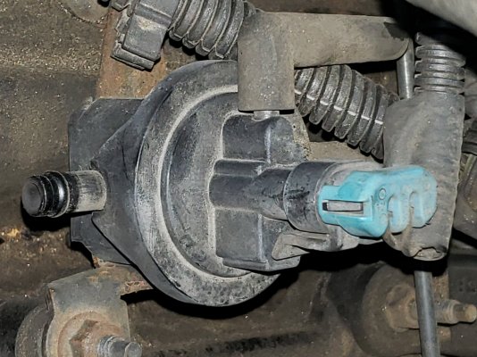 Edwards 97 Tahoe canister purge valve at manifold.jpg