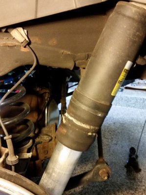 Rear air shock boot shredded... | Chevy Tahoe Forum | GMC Yukon