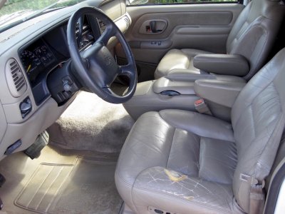 interior_99_tahoe.jpg